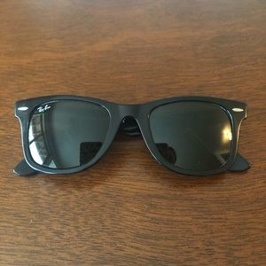 Ray-Ban Wayfarers - Black